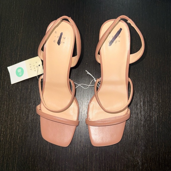 None Shoes - Elegant Tan Strappy Sandals